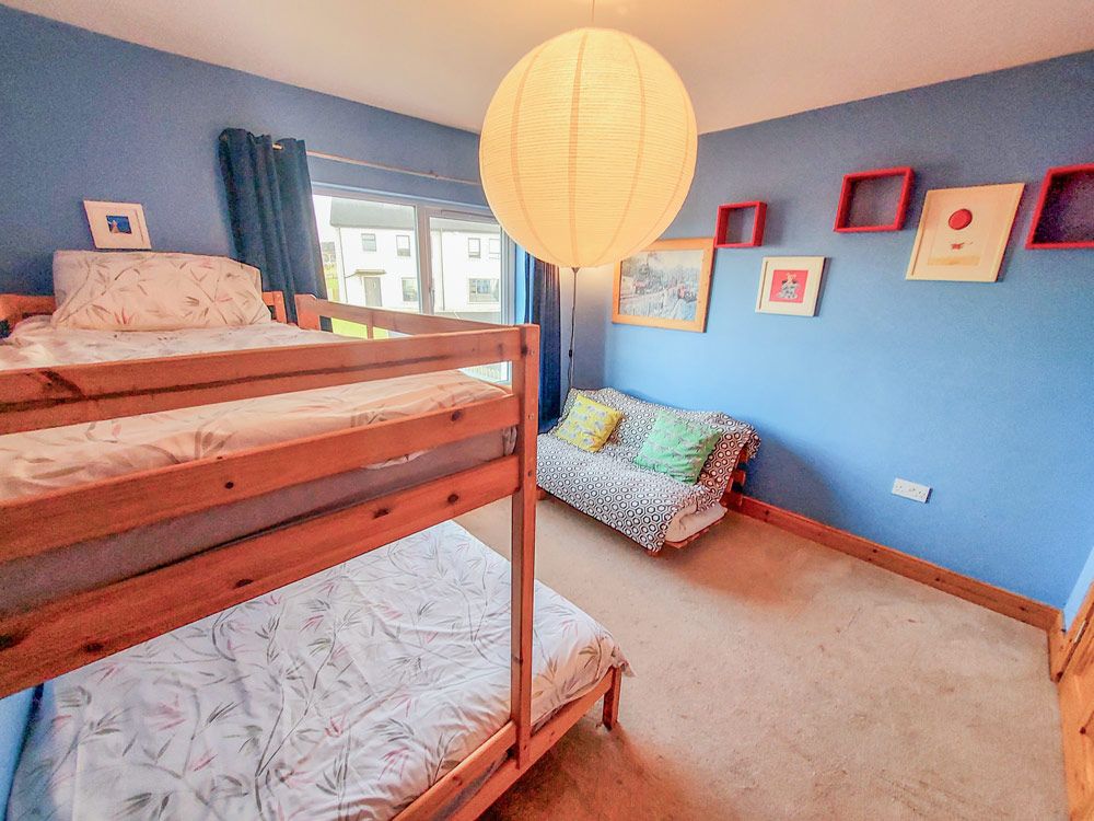 Family bedroom - sleeps 5 kids